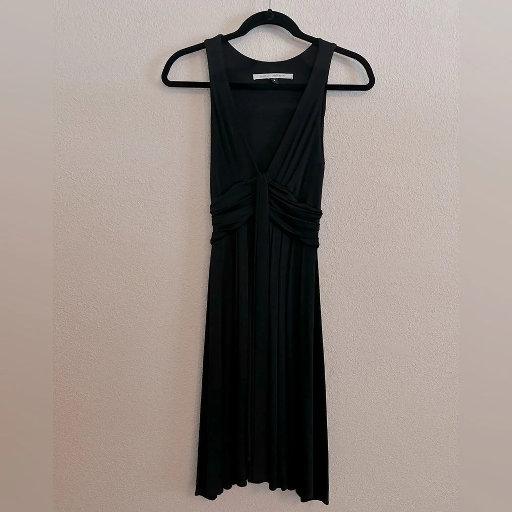Diane Von Furstenberg Black V-Neck Sleeveless Fit n' Flare Dress - Picture 6 of 10